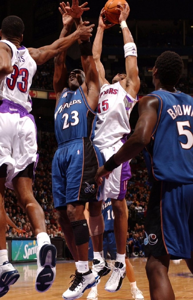 巴斯克斯的 巴斯克斯的