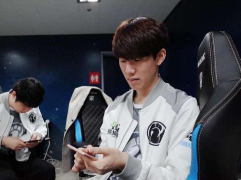 与保护篮板 与保护篮板